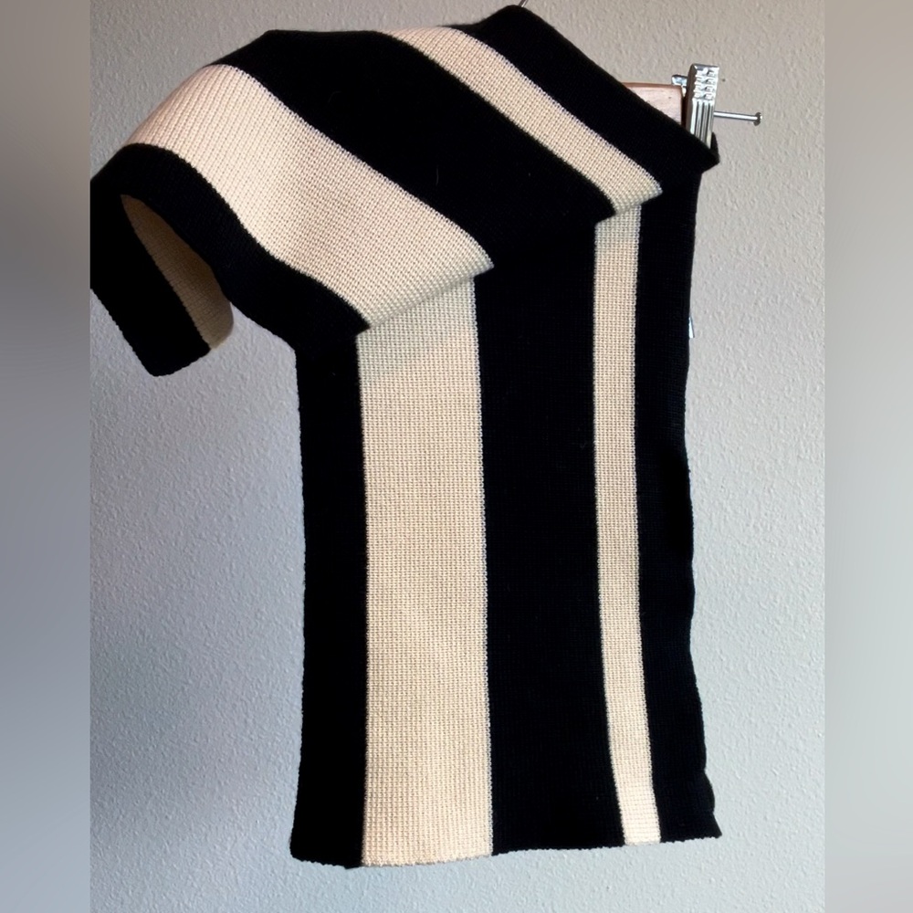 BANANA REPUBLIC 100% Wool Scarf Black and Ivory Striped Scarf Wool 2 Tone Scarf